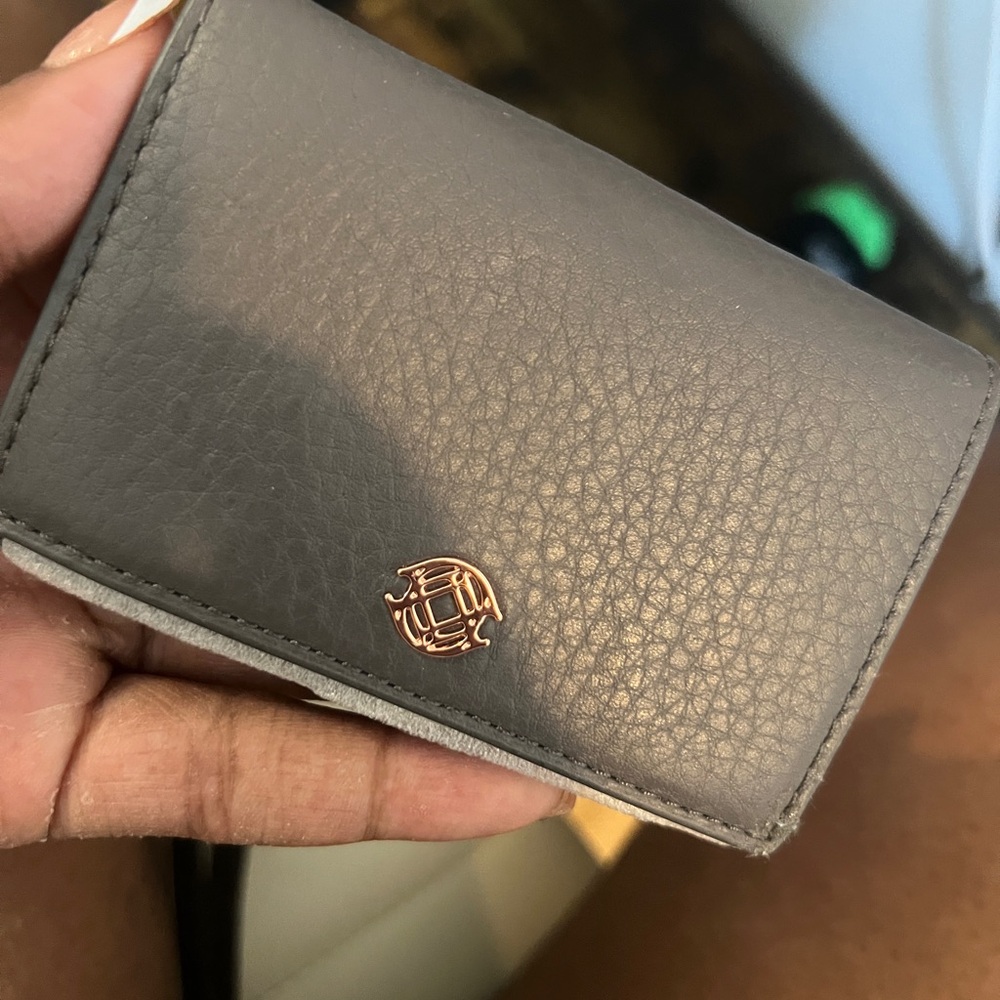 Dagne Dover accordion case